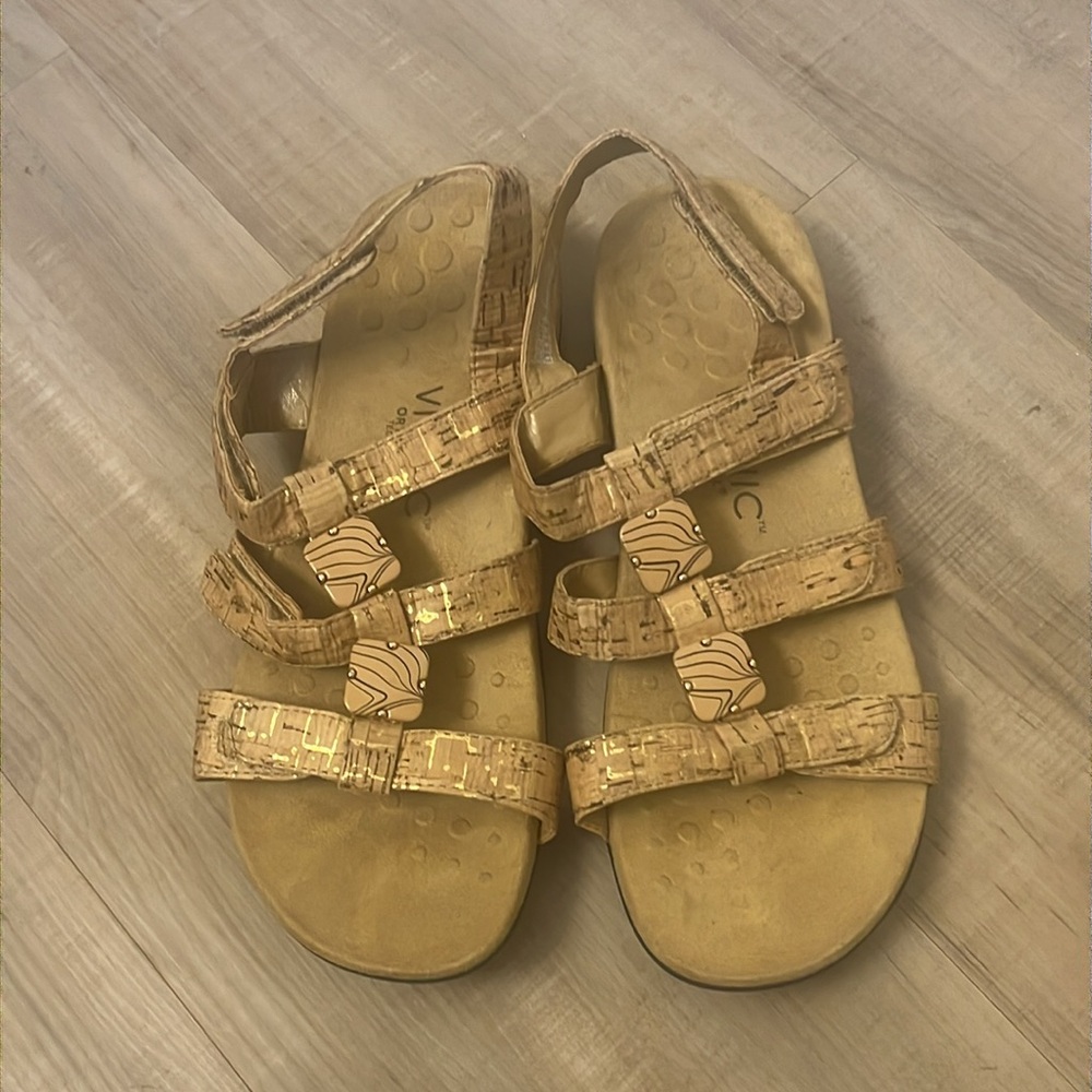Vionic Cork-Pattern Tan Adjustable Slingback Sandals - Picture 3 of 9